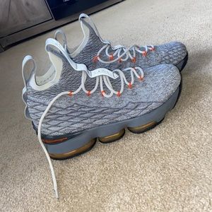 Nike Lebron XV
